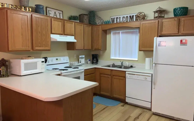 Whispering Pines 614