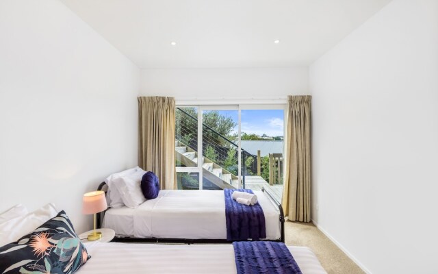 Sensational North Shore Retreat -Netflix