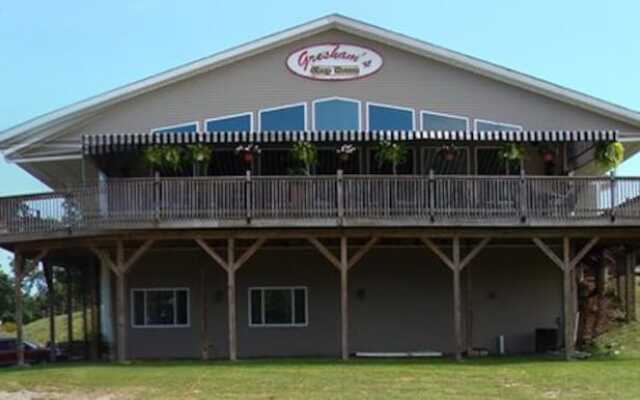 Greshams Lake View Motel