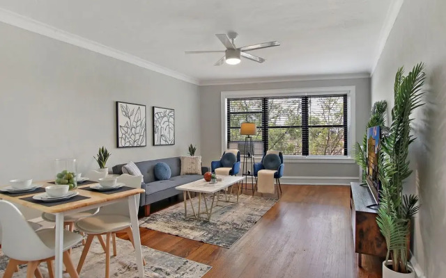Classic & Charming 2BR Apt in Lincoln