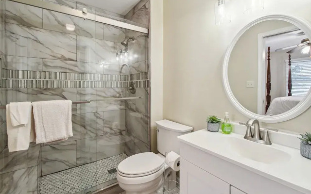 Savannah Home w/ Patio & Grill ~ 2 Mi to Downtown