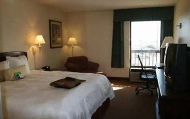 Quality Inn & Suites Searcy I-67