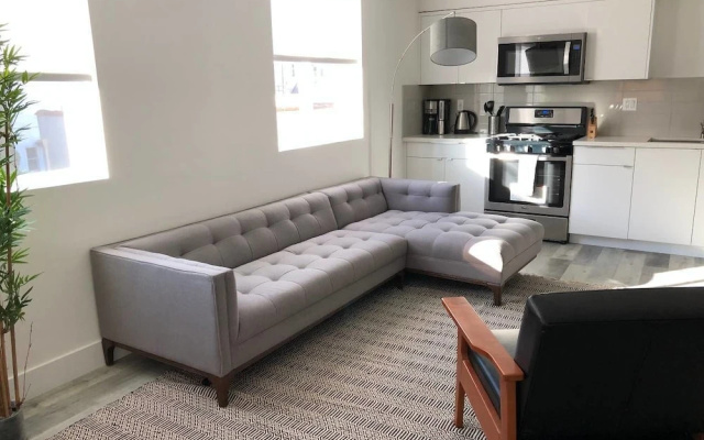 Brand NEW Luxury Spacious 3bdr Townhome Close to 3rd St