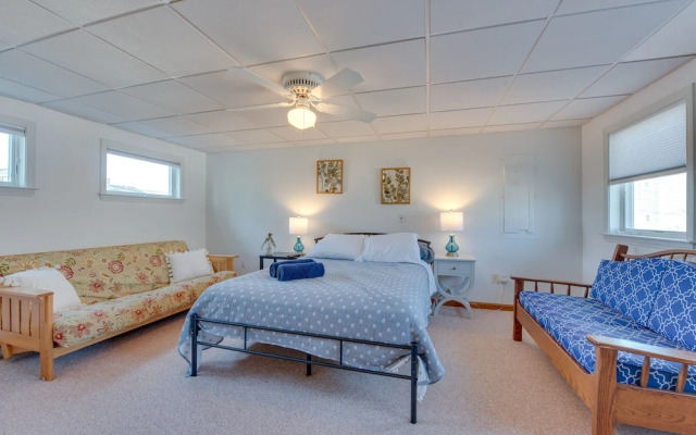 Wells Beach House w/ Ocean-view Deck