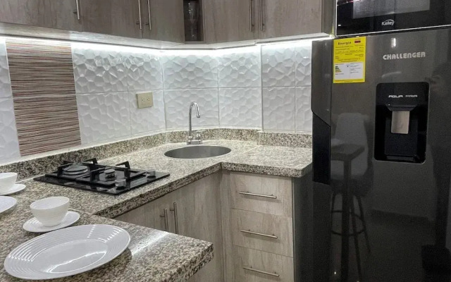 Luxury Liv Limonar