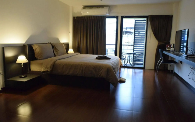 Hideaway Guest House And Bar