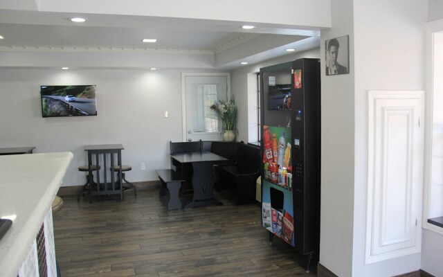 Vista Inn & Suites -Downtown- Memphis