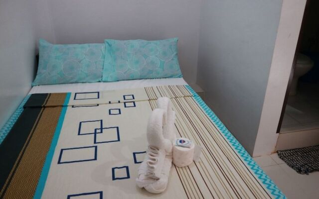 Chelle's Apartelle - Inn
