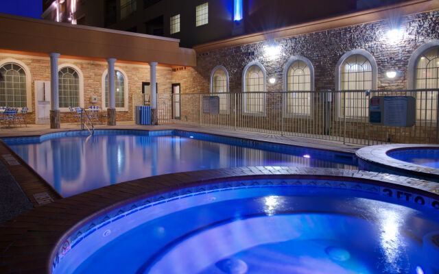 Holiday Inn Express & Suites Galveston West-Seawall