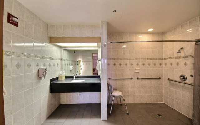 Motel 6 Edinburg, TX