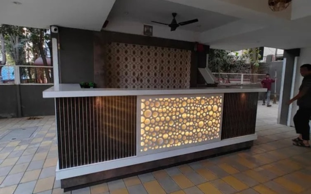 Fabhotel Ar Residency I