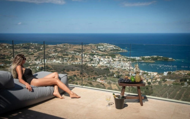 Villa Ouranos - Where the World Unfolds Before you