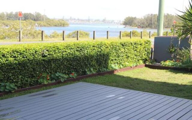 Reflections G01 - On The Lake!