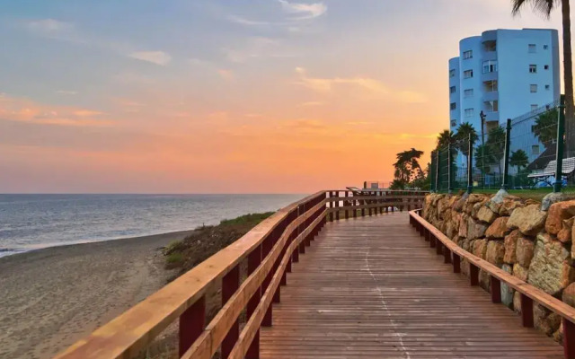 Calahonda Elegance With Pool And Sea View