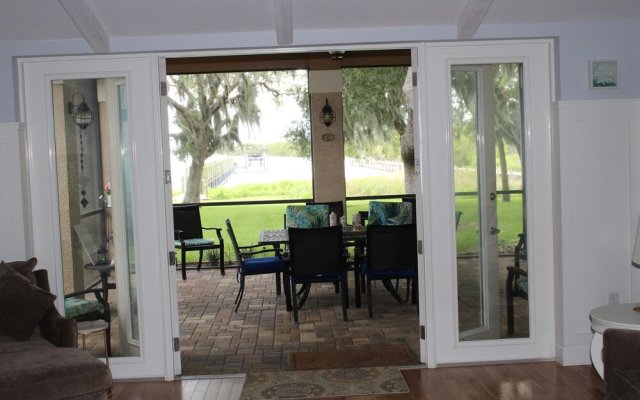 Beautiful Riverfront Home - Three Bedroom Home
