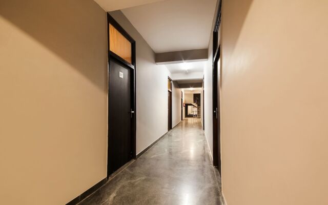 OYO Flagship 30197 Noida Sector 43