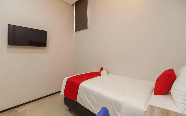 RedDoorz Plus near Senayan City