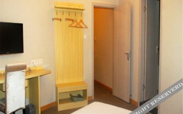 Xinruitai Business Hotel