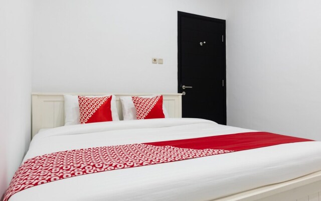 Cozy Stay by OYO Rooms