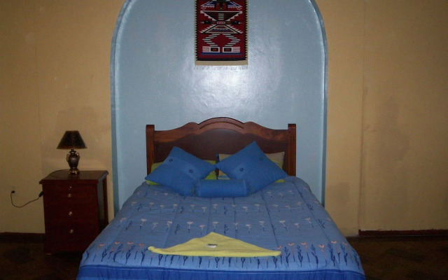 Hostal White House