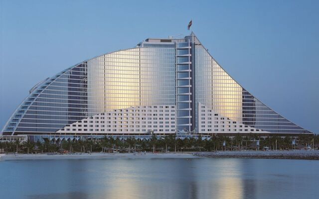 Jumeirah Beach Hotel Dubai