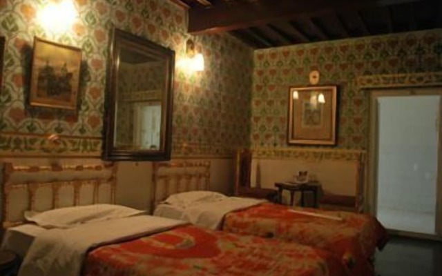 Hotel Bhairon Vilas