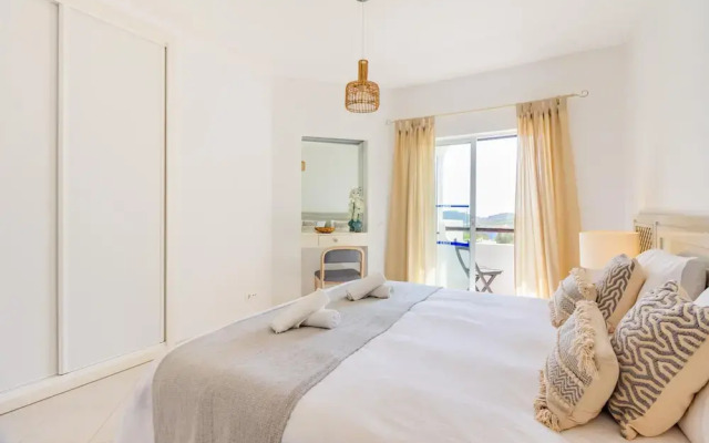Clube Albufeira, Family Holidays with Pool View