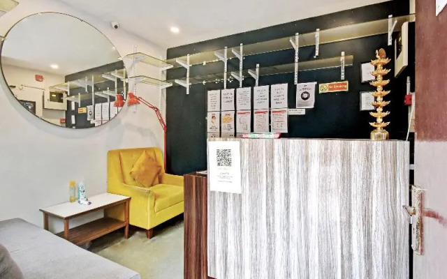 OYO 82317 Amaris Stay Hub