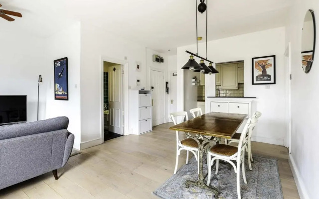 Converted Brewery Apartment With Terrace