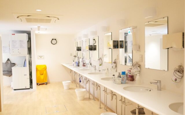 Hostel Enisia Namba