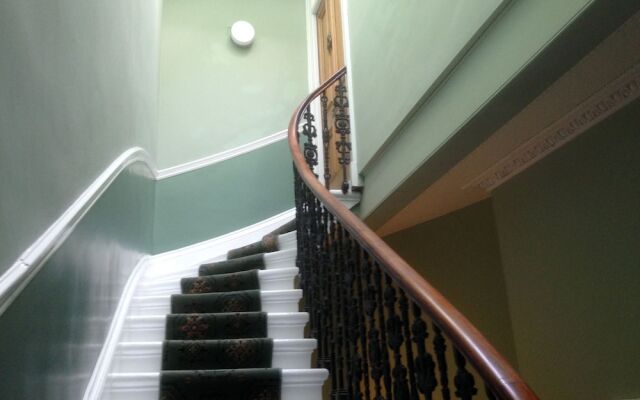 Crown Circus Apartment