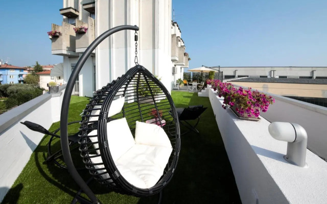 Sunseeker - 80 Mq di Terrazzo Da Sogno