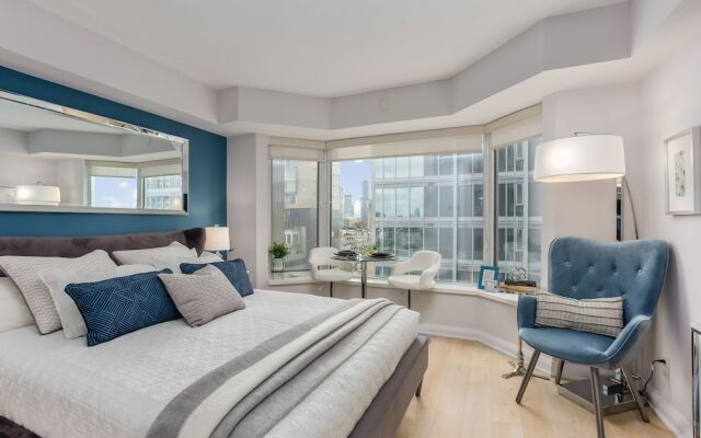 QuickStay - Chic Condo in Yorkville (Yonge & Bloor)