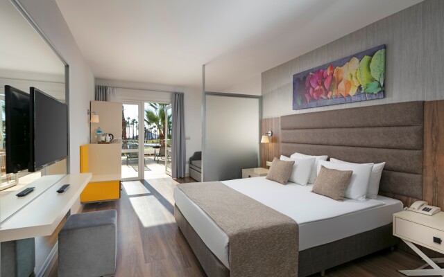 Seven Seas Hotel Blue