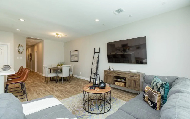 Modern Elegance:Minutes from NRG, Houston