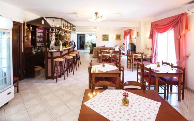 Hotel Fourkos