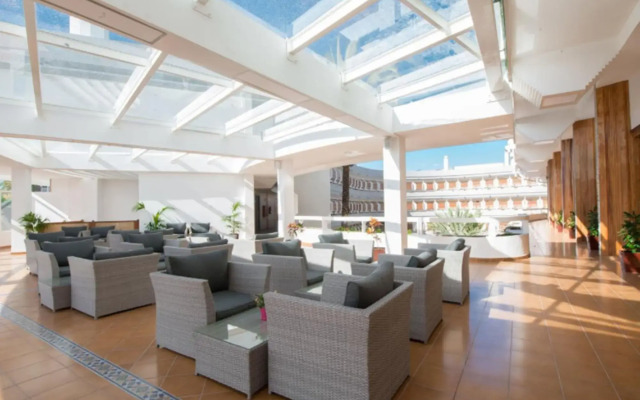 HL Suites Nardos - Only Adults