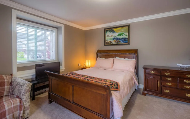 Vancouver Yuelai Guesthouse
