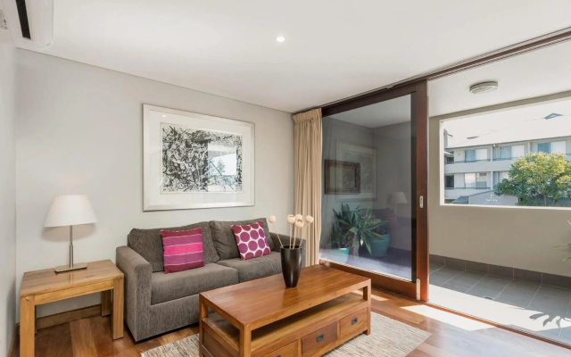 Byron Bay Accom Unit 2 21-25 Fletcher Street - Casablanca at Bogarts – Guest Rooms – Byron Bay