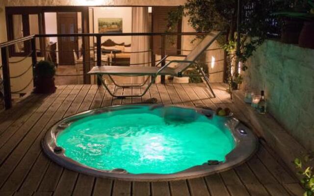 Luxury Suites in Panormo