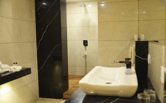 Crimson Park Shripriya Hotel