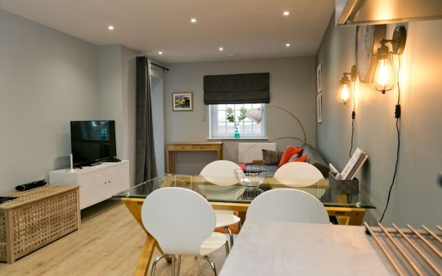 Stylish warehouse apartment in Central Cardiff