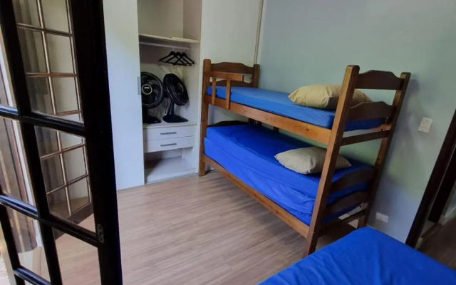 Apartamento encantador com 50 m da praia Pereque-açú