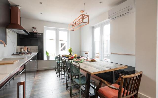 Courcy Road - 7 bedroom - sleeps up to 22