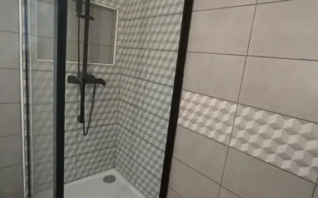 Appartement spacieux en centre ville, 2 chb, terrasse et garage