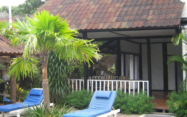 Gili Sands Hotel & Bar