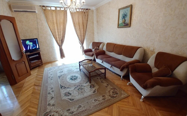 Apartment with Sea and F1 view
