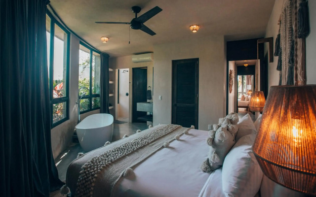 Round Villa Private Pool & Jungle rooftop 2A