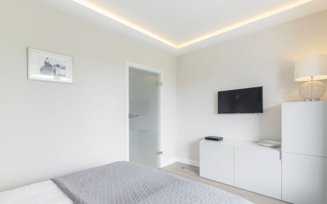 Luxury Apartments - Okrzei Residence