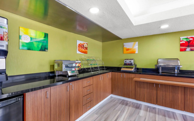 Quality Suites Whitby
